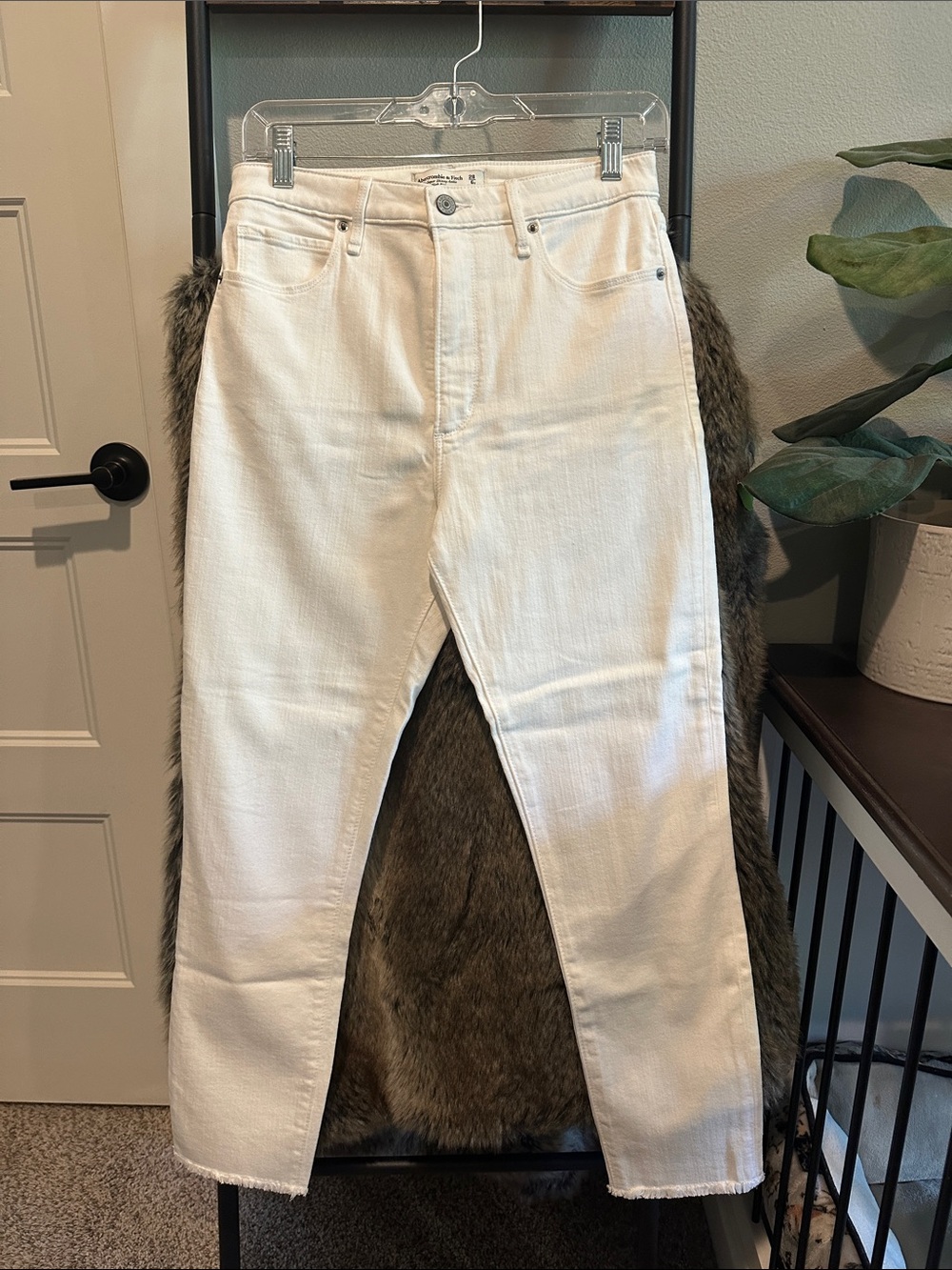Abercrombie & Fitch white high-rise super skinny ankle jeans